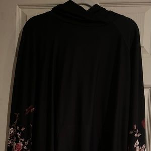 Lularoe Amber Solid Black with Floral sleeves 2xl. BNWT